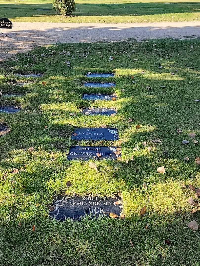 Theresa Onufreychuk's grave. Photo 2