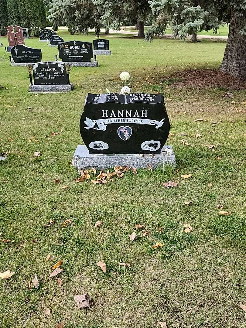 Allen G. Hannah's grave. Photo 2