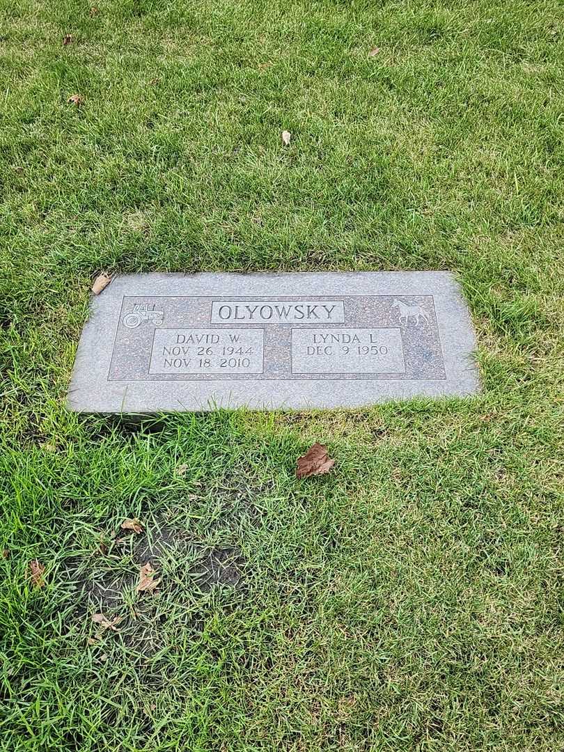 David W. Olyowsky's grave. Photo 1