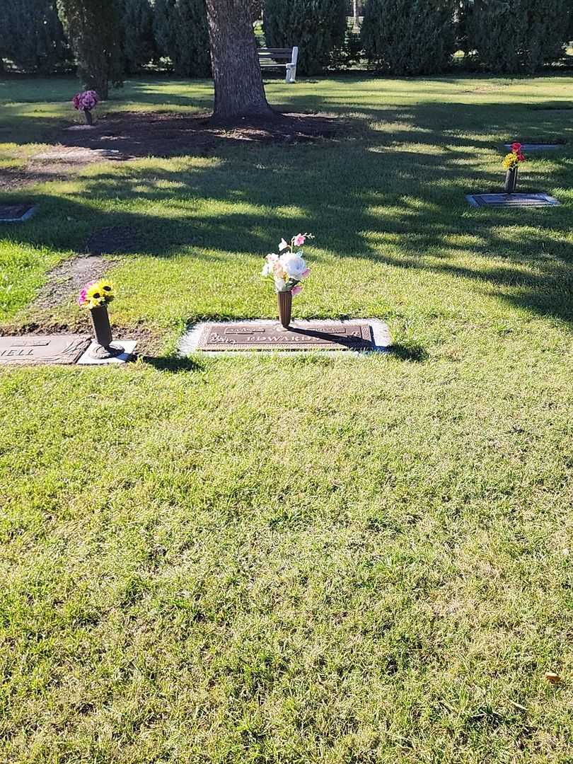 Joyce C. Edwards's grave. Photo 2