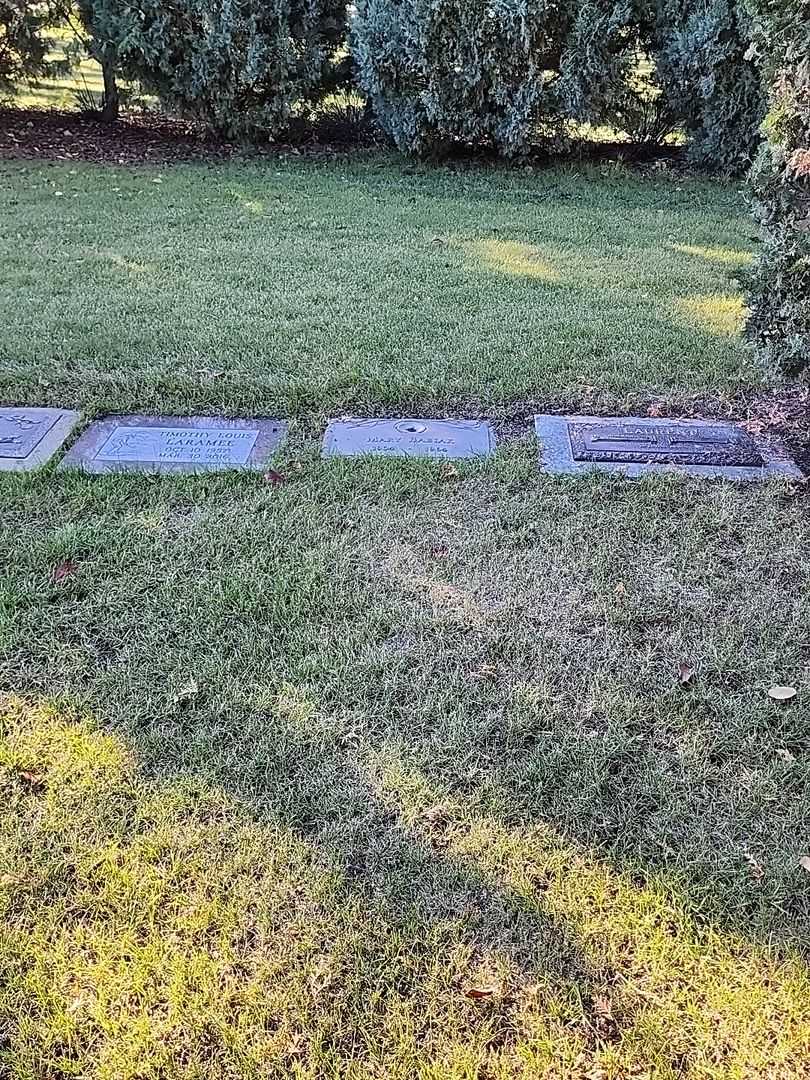 Mary Babiak's grave. Photo 2