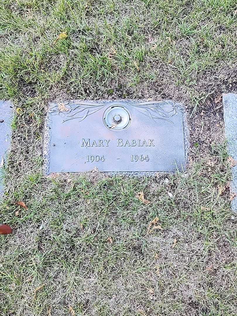 Mary Babiak's grave. Photo 1