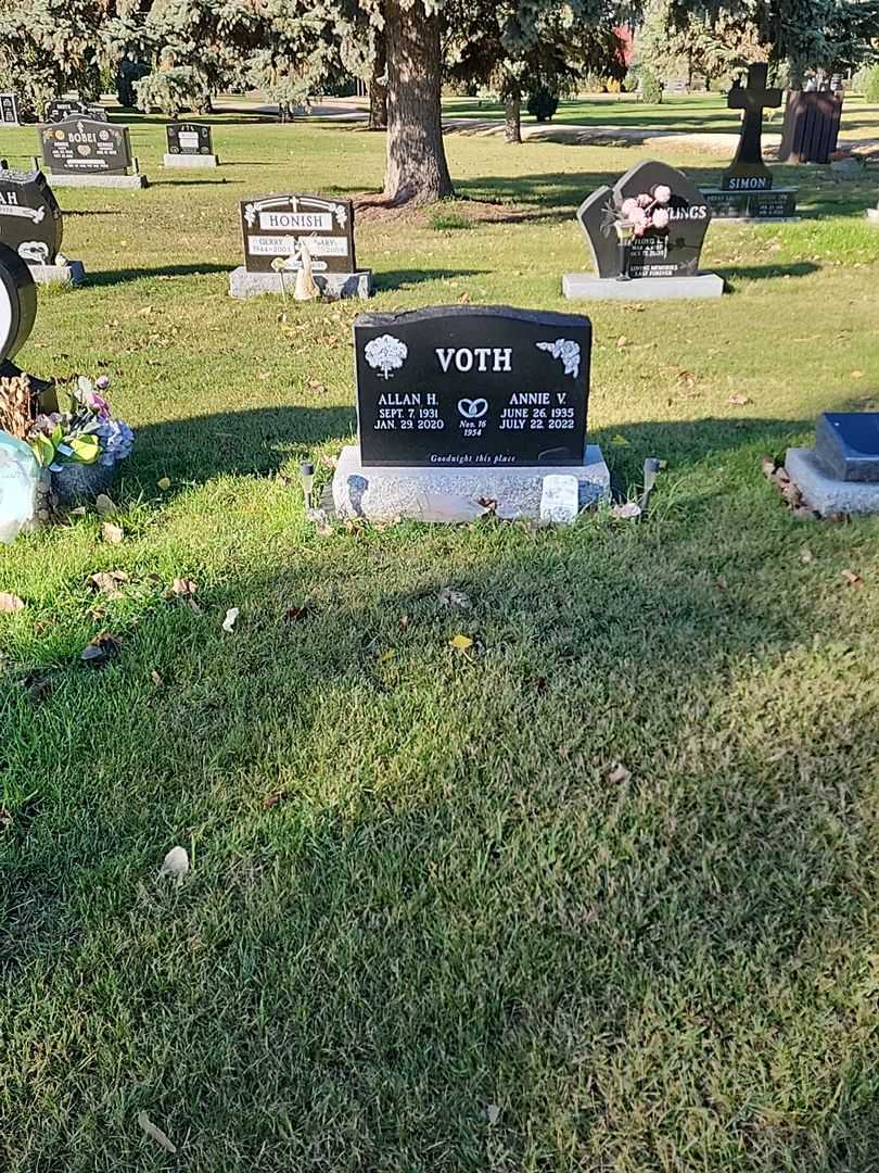 Annie V. Voth's grave. Photo 2