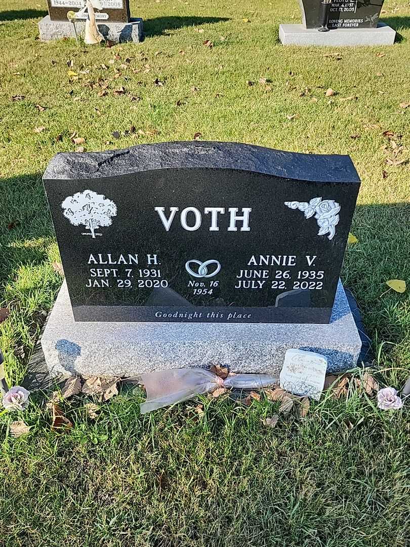 Annie V. Voth's grave. Photo 1