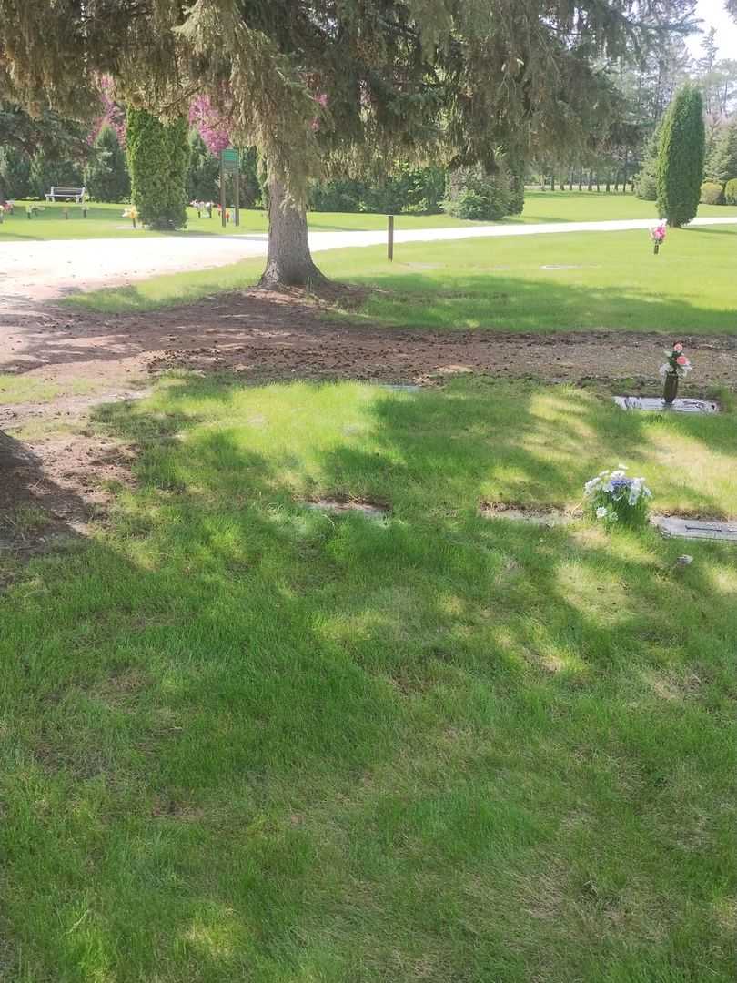 Frederick H. Paisley's grave. Photo 2