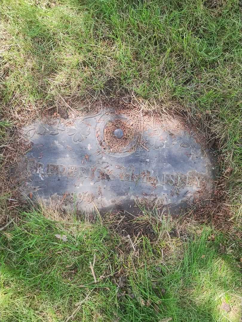 Frederick H. Paisley's grave. Photo 1