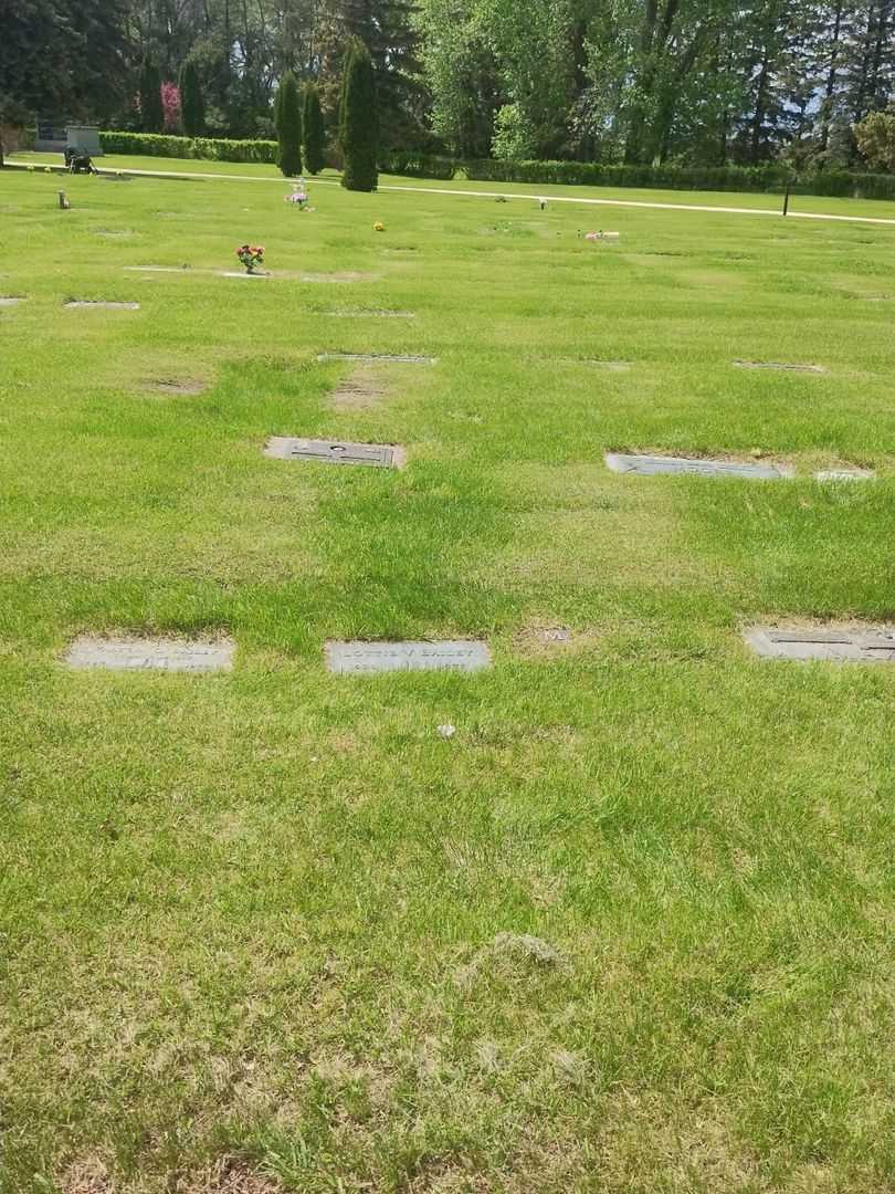 Lottie V. Bailey's grave. Photo 2