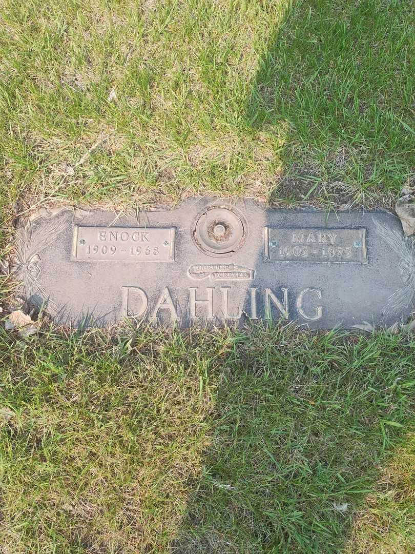 Mary E. Dahling's grave. Photo 1