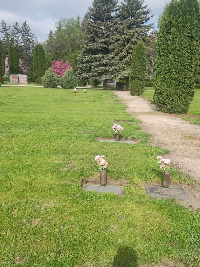 Edward Calder's grave. Photo 2