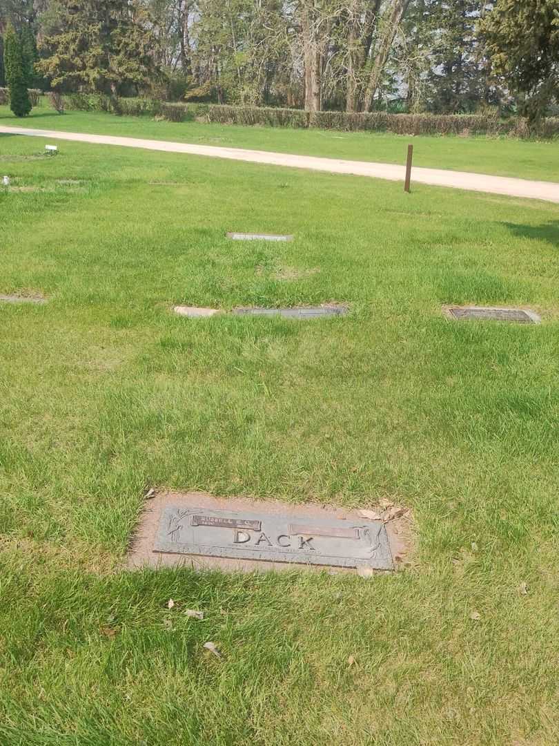 Audrey D. Dack's grave. Photo 2